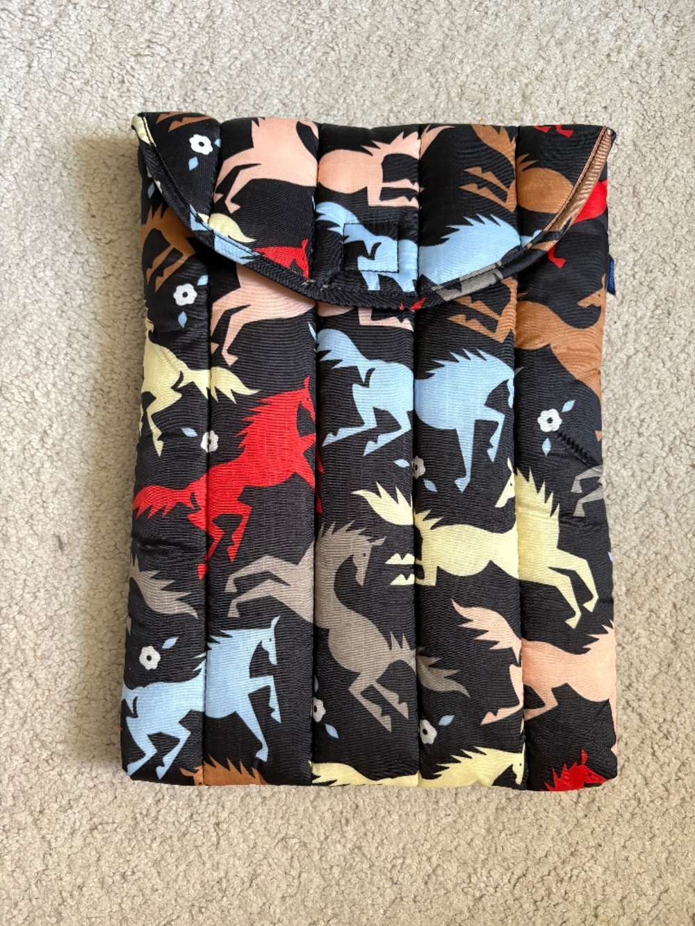 NWOT HORSE CUT OUTS BAGGU RARE LAPTOP 13in
